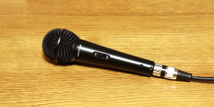 Sennheiserin langallinen mikki (kytkin, myös osa M2-pakettia)